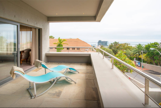 Photo 2 of Villa La Seuer accommodation in Fresnaye, Cape Town with 3 bedrooms and 3 bathrooms