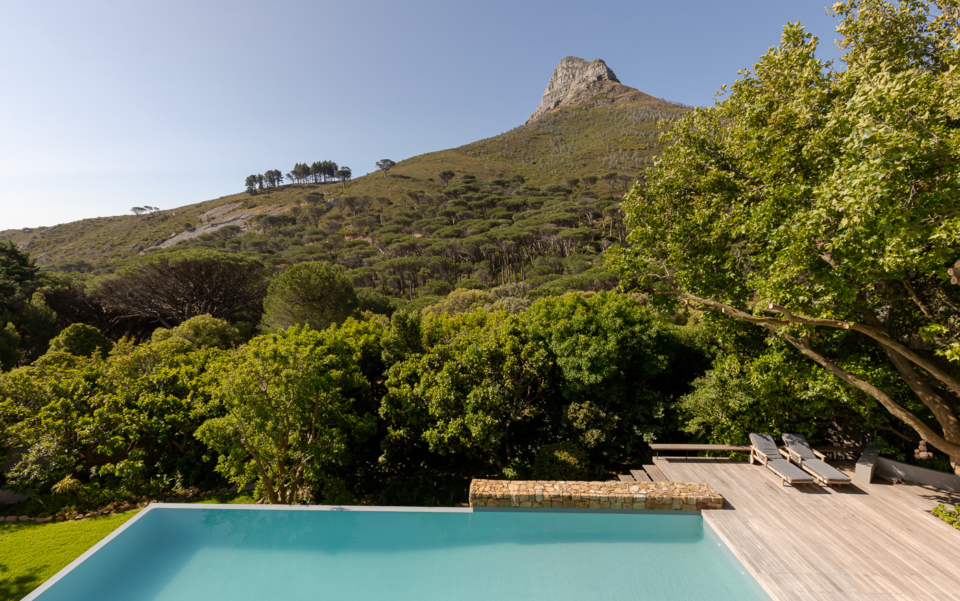 Photo 6 of Villa Le Thallo accommodation in Camps Bay, Cape Town with 5 bedrooms and 6 bathrooms