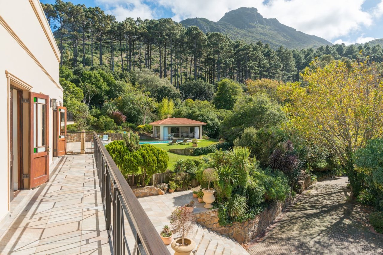 Photo 25 of Villa Lyonesse accommodation in Constantia, Cape Town with 8 bedrooms and 8 bathrooms