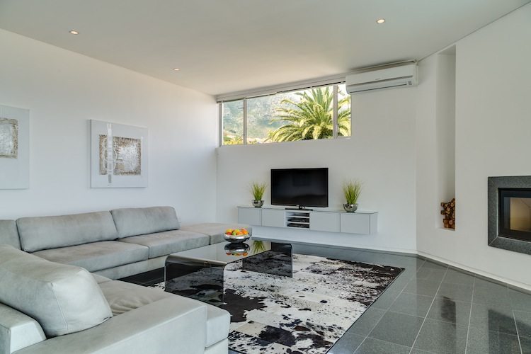 Photo 19 of Villa Maxima accommodation in Camps Bay, Cape Town with 6 bedrooms and 5.5 bathrooms