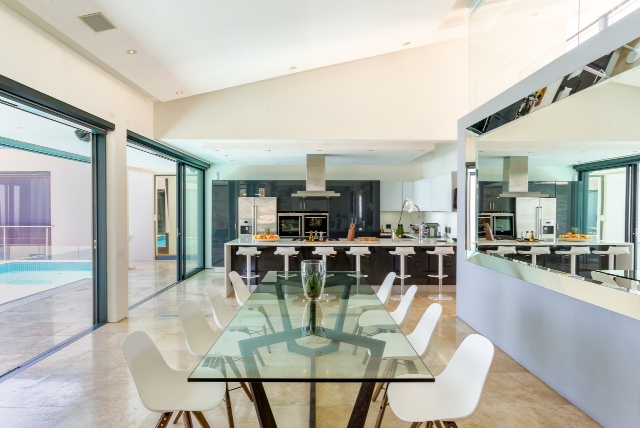 Photo 2 of Villa Moore accommodation in Camps Bay, Cape Town with 5 bedrooms and 6 bathrooms