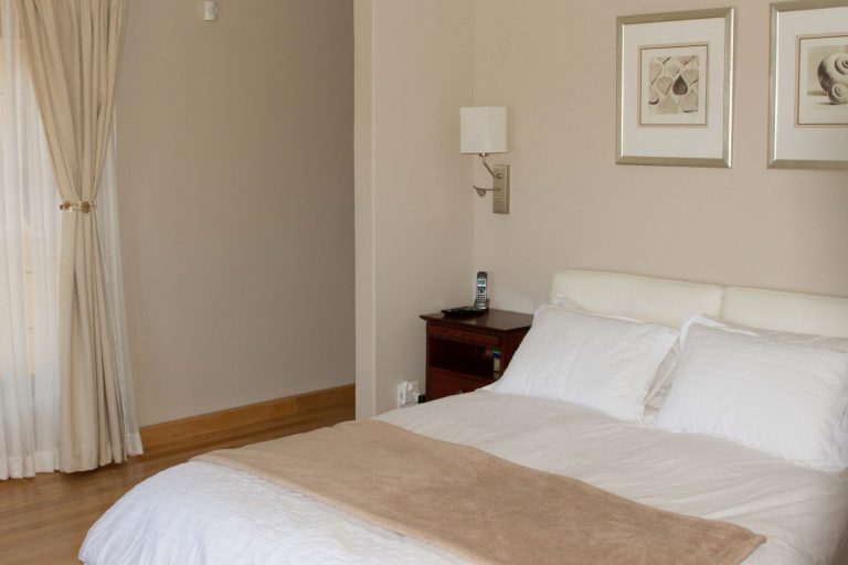 Photo 7 of Villa Noordhaven accommodation in Noordhoek, Cape Town with 4 bedrooms and 3 bathrooms