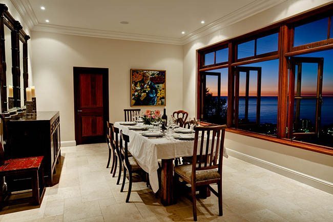 Photo 2 of Villa Ocean View accommodation in Fresnaye, Cape Town with 4 bedrooms and 4 bathrooms