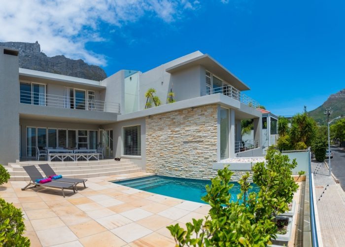 Photo 9 of Villa Oranjezicht accommodation in Oranjezicht, Cape Town with 4 bedrooms and 4 bathrooms