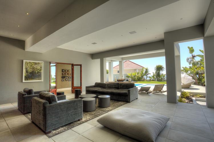 Photo 16 of Villa Pearl accommodation in Fresnaye, Cape Town with 5 bedrooms and 5 bathrooms