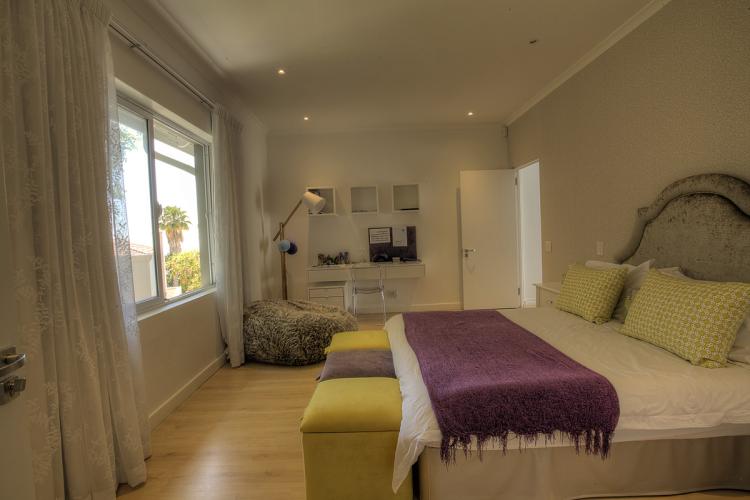 Photo 27 of Villa Pearl accommodation in Fresnaye, Cape Town with 5 bedrooms and 5 bathrooms
