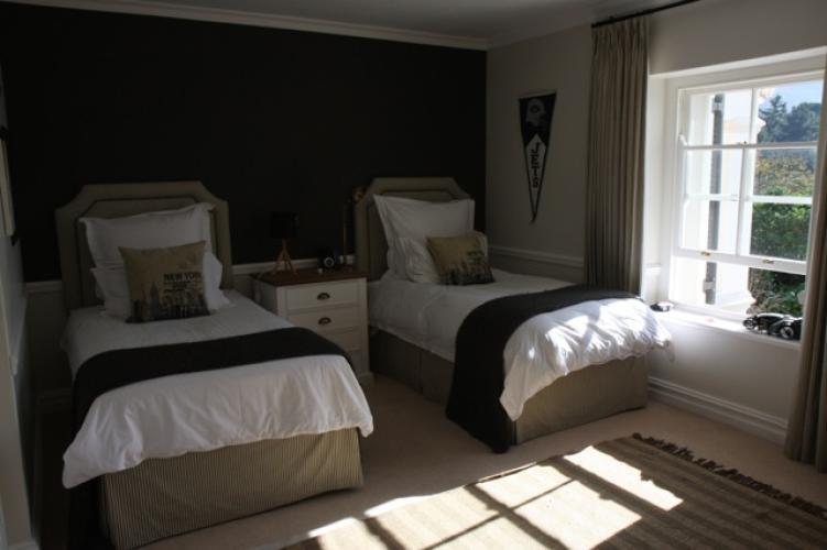 Photo 17 of Villa Picardie accommodation in Constantia, Cape Town with 5 bedrooms and 2 bathrooms