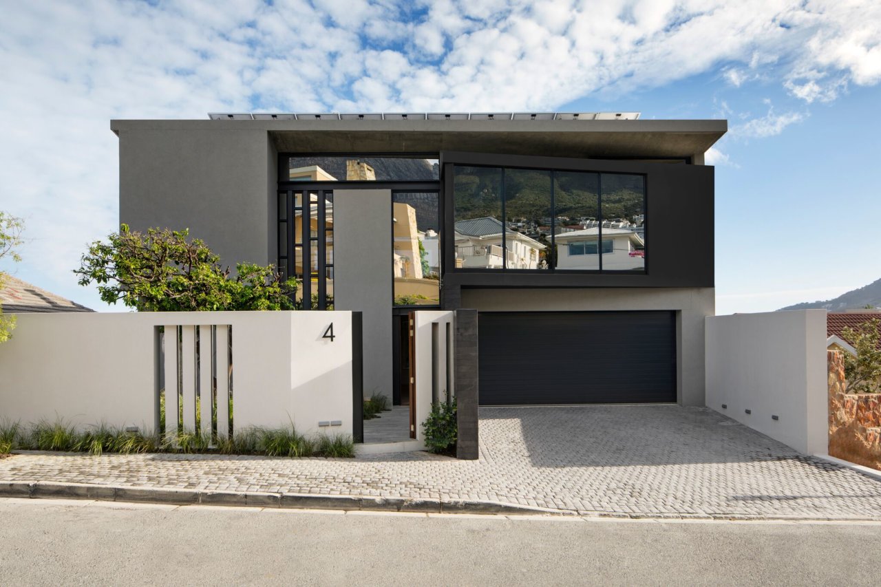 Photo 17 of Villa Pitlochry accommodation in Camps Bay, Cape Town with 4 bedrooms and 3 bathrooms