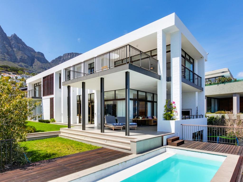 Photo 7 of Villa Quebec Road accommodation in Camps Bay, Cape Town with 4 bedrooms and 3 bathrooms