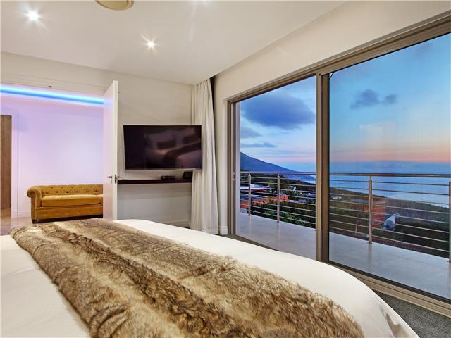 Photo 12 of Villa Radiance accommodation in Camps Bay, Cape Town with 4 bedrooms and 3 bathrooms