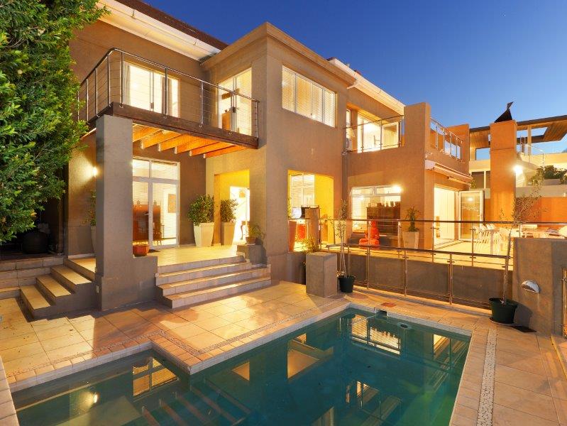 Photo 11 of Villa Ravine Road accommodation in Bantry Bay, Cape Town with 4 bedrooms and 3 bathrooms