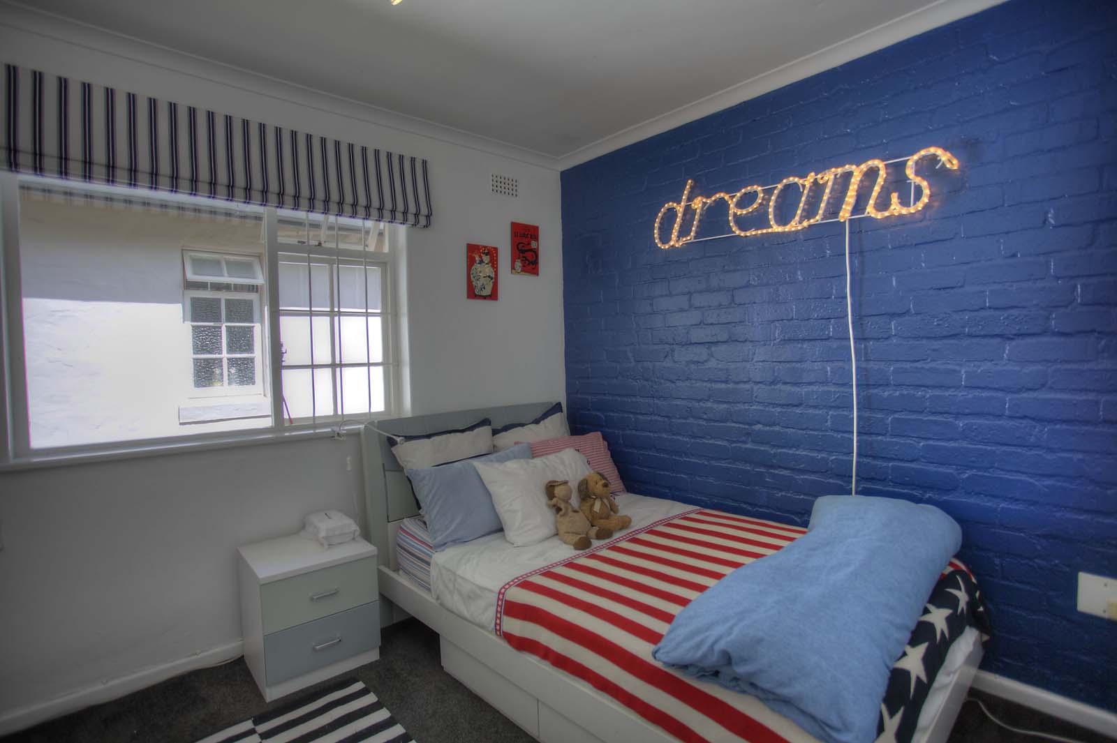 Photo 5 of Villa Robertson accommodation in Constantia, Cape Town with 4 bedrooms and 3 bathrooms