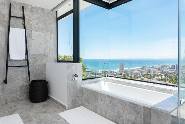 Photo 8 of Villa Rocha accommodation in Fresnaye, Cape Town with 5 bedrooms and 7 bathrooms