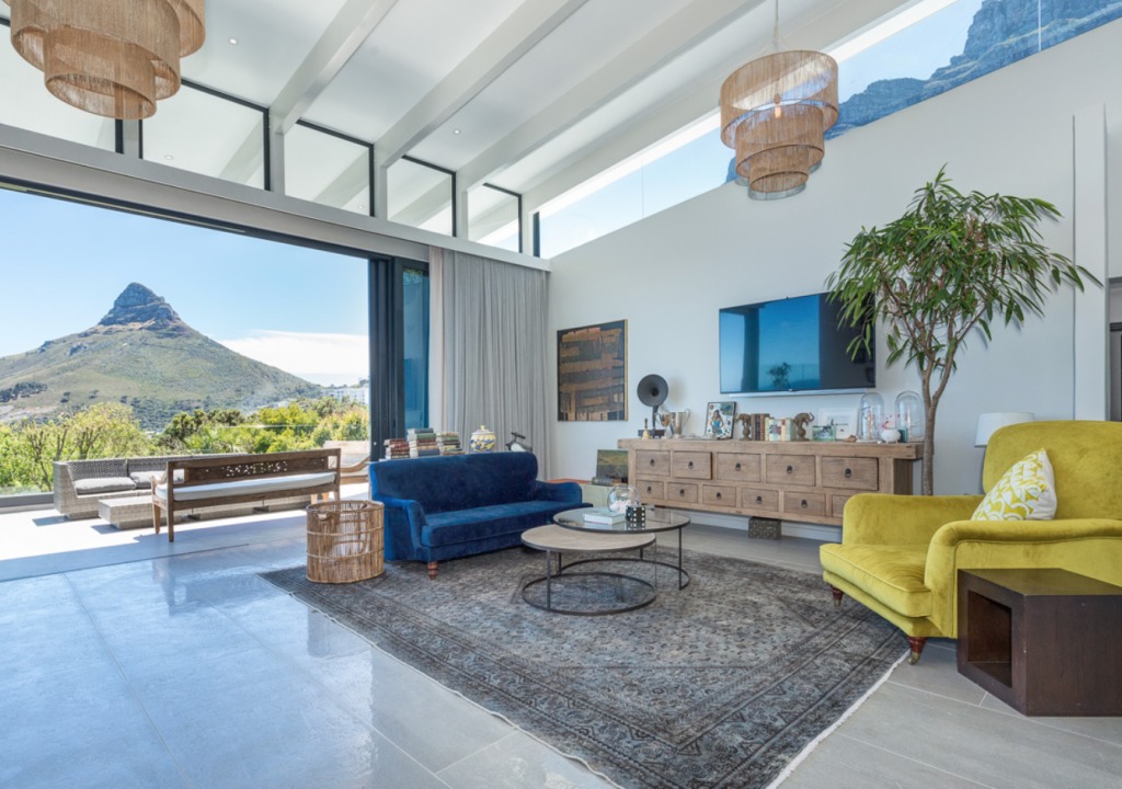 Photo 13 of Villa Sapphire accommodation in Camps Bay, Cape Town with 4 bedrooms and 4 bathrooms