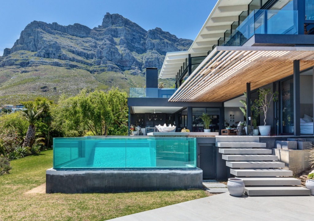 Photo 4 of Villa Sapphire accommodation in Camps Bay, Cape Town with 4 bedrooms and 4 bathrooms