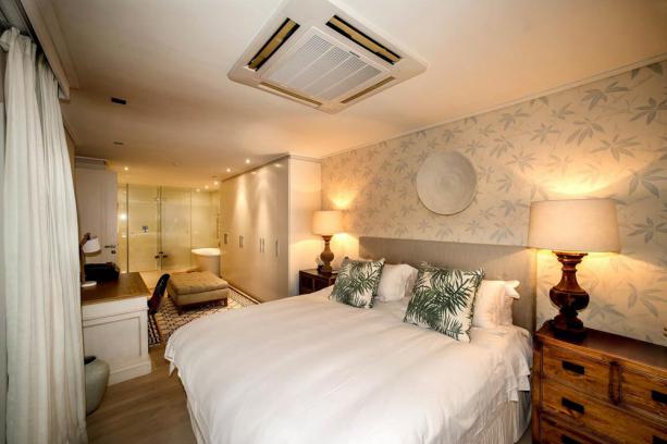 Photo 16 of Villa Serenita accommodation in Camps Bay, Cape Town with 3 bedrooms and 3 bathrooms
