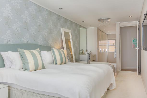 Photo 6 of Villa Serenita accommodation in Camps Bay, Cape Town with 3 bedrooms and 3 bathrooms