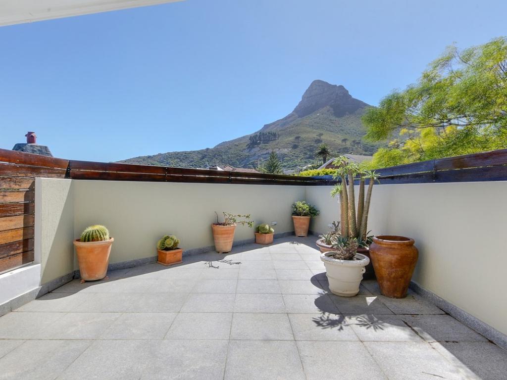 Photo 25 of Villa Shanklin accommodation in Camps Bay, Cape Town with 4 bedrooms and  bathrooms