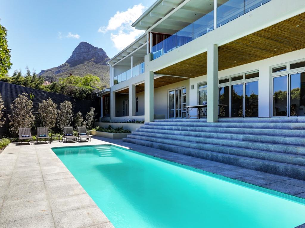 Photo 4 of Villa Shanklin accommodation in Camps Bay, Cape Town with 4 bedrooms and  bathrooms