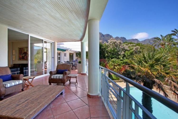 Photo 6 of Villa Shanklin accommodation in Camps Bay, Cape Town with 5 bedrooms and 5 bathrooms