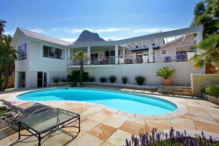 Photo 1 of Villa Shanklin accommodation in Camps Bay, Cape Town with 5 bedrooms and 5 bathrooms