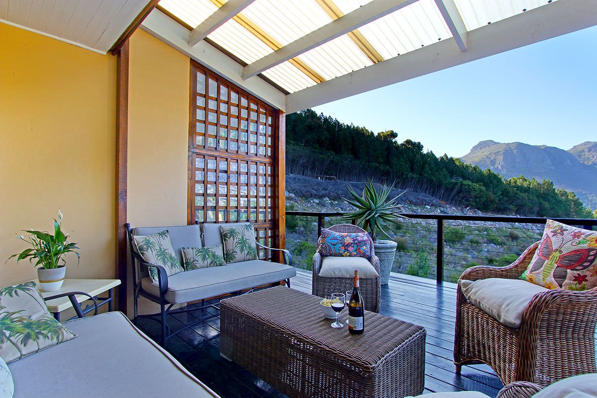 Photo 15 of Villa Silvermist accommodation in Constantia, Cape Town with 3 bedrooms and 3 bathrooms