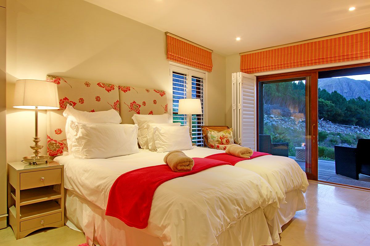 Photo 30 of Villa Silvermist accommodation in Constantia, Cape Town with 3 bedrooms and 3 bathrooms