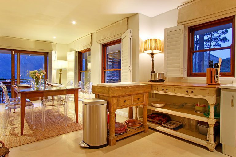 Photo 7 of Villa Silvermist accommodation in Constantia, Cape Town with 3 bedrooms and 3 bathrooms