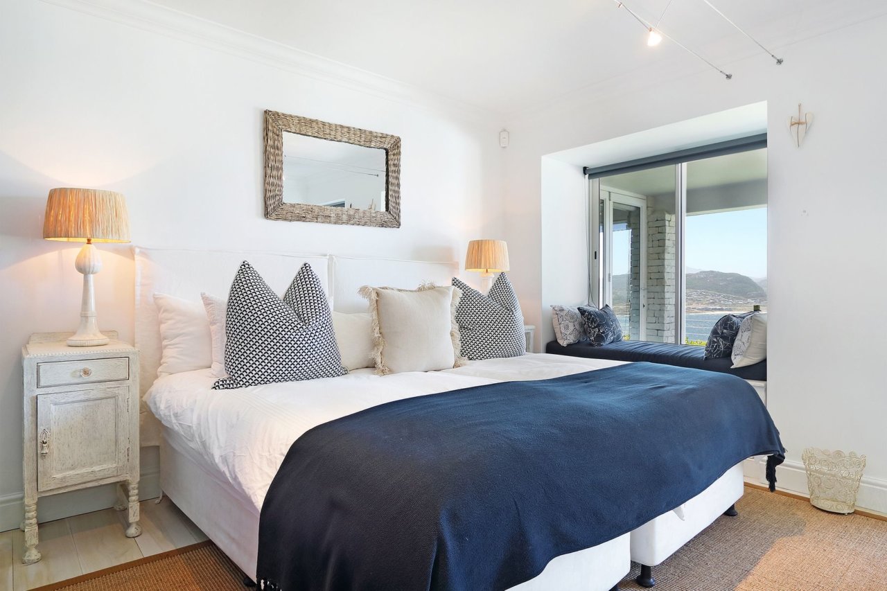 Photo 17 of Villa Simonstown accommodation in Simons Town, Cape Town with 5 bedrooms and 5 bathrooms