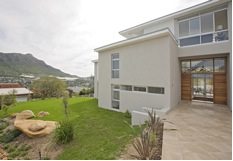 Photo 14 of Villa Sunset accommodation in Llandudno, Cape Town with 4 bedrooms and 4 bathrooms