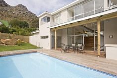Photo 7 of Villa Sunset accommodation in Llandudno, Cape Town with 4 bedrooms and 4 bathrooms