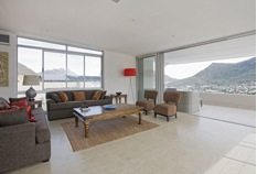 Photo 8 of Villa Sunset accommodation in Llandudno, Cape Town with 4 bedrooms and 4 bathrooms