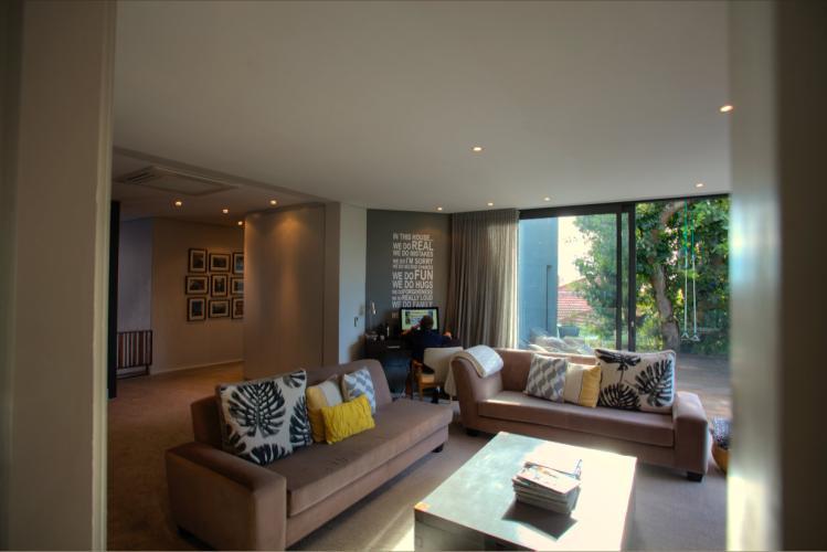Photo 6 of Villa Urban accommodation in Fresnaye, Cape Town with 5 bedrooms and 3 bathrooms