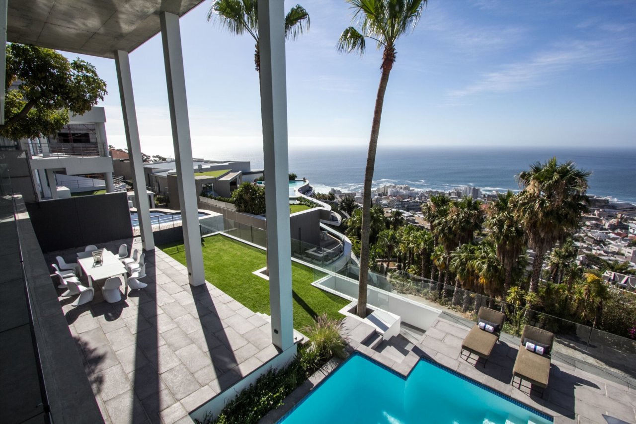 Photo 3 of Villa Vue Mer accommodation in Bantry Bay, Cape Town with 5 bedrooms and 5 bathrooms