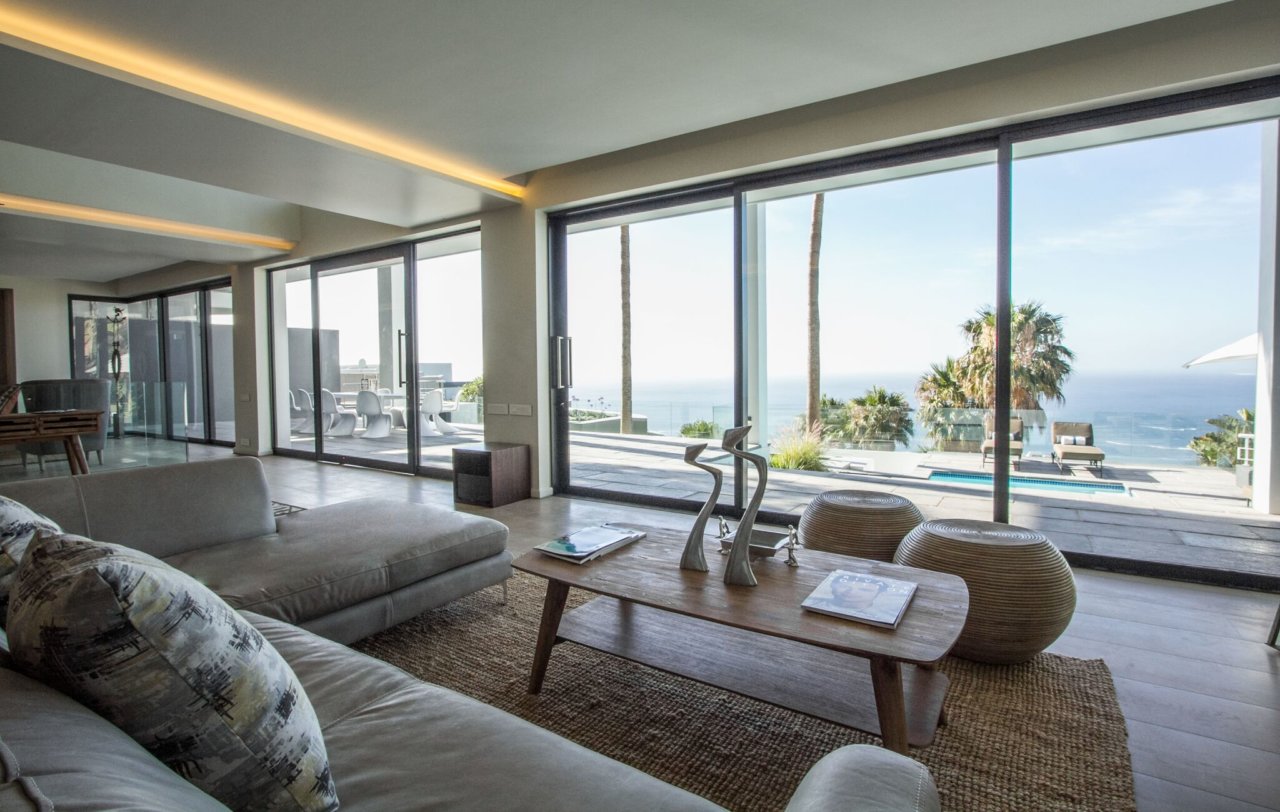 Photo 18 of Villa Vue Mer accommodation in Bantry Bay, Cape Town with 5 bedrooms and 5 bathrooms