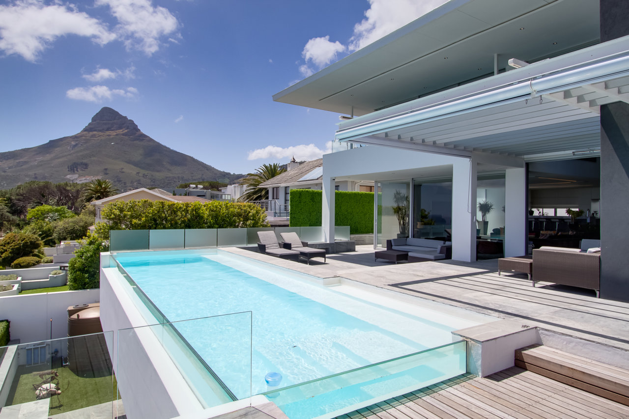 Photo 2 of Villa Willesden accommodation in Camps Bay, Cape Town with 4 bedrooms and 4 bathrooms