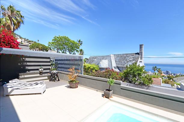 Photo 11 of Villa Wynne accommodation in Fresnaye, Cape Town with 3 bedrooms and 3 bathrooms