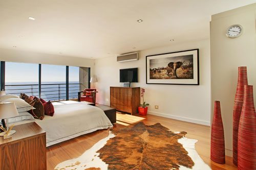 Photo 11 of Villla Top Road accommodation in Bantry Bay, Cape Town with 4 bedrooms and 5 bathrooms