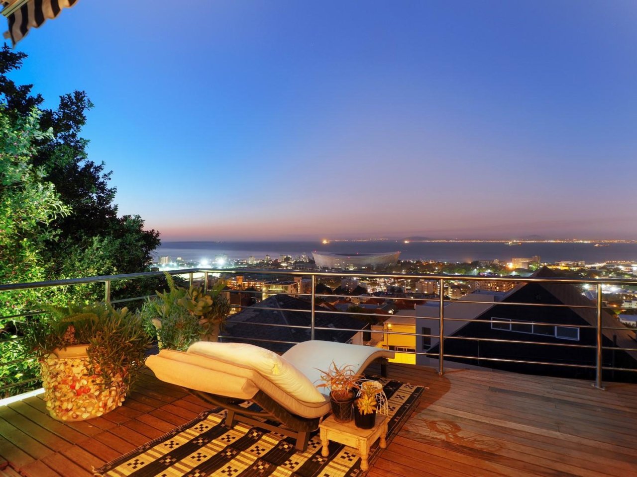 Photo 5 of Virland Apartment accommodation in Green Point, Cape Town with 1 bedrooms and 1 bathrooms