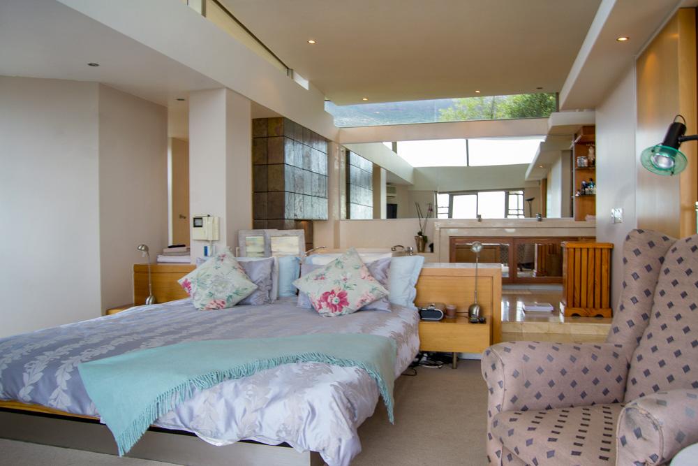 Photo 7 of Vivendi Villa accommodation in Camps Bay, Cape Town with 3 bedrooms and 3 bathrooms