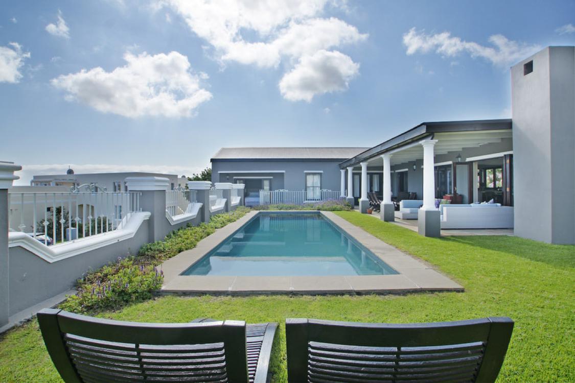 Photo 10 of Vredehoek Villa accommodation in Vredehoek, Cape Town with 4 bedrooms and 3 bathrooms