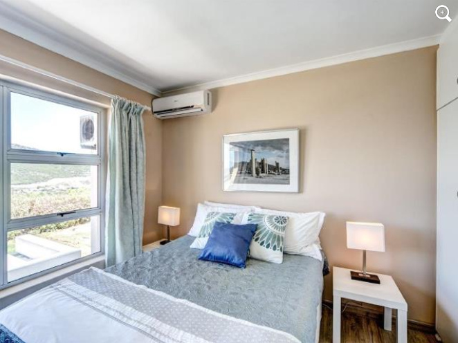 Photo 4 of Vue sur l’océan accommodation in Glencairn Heights, Cape Town with 3 bedrooms and 2.5 bathrooms