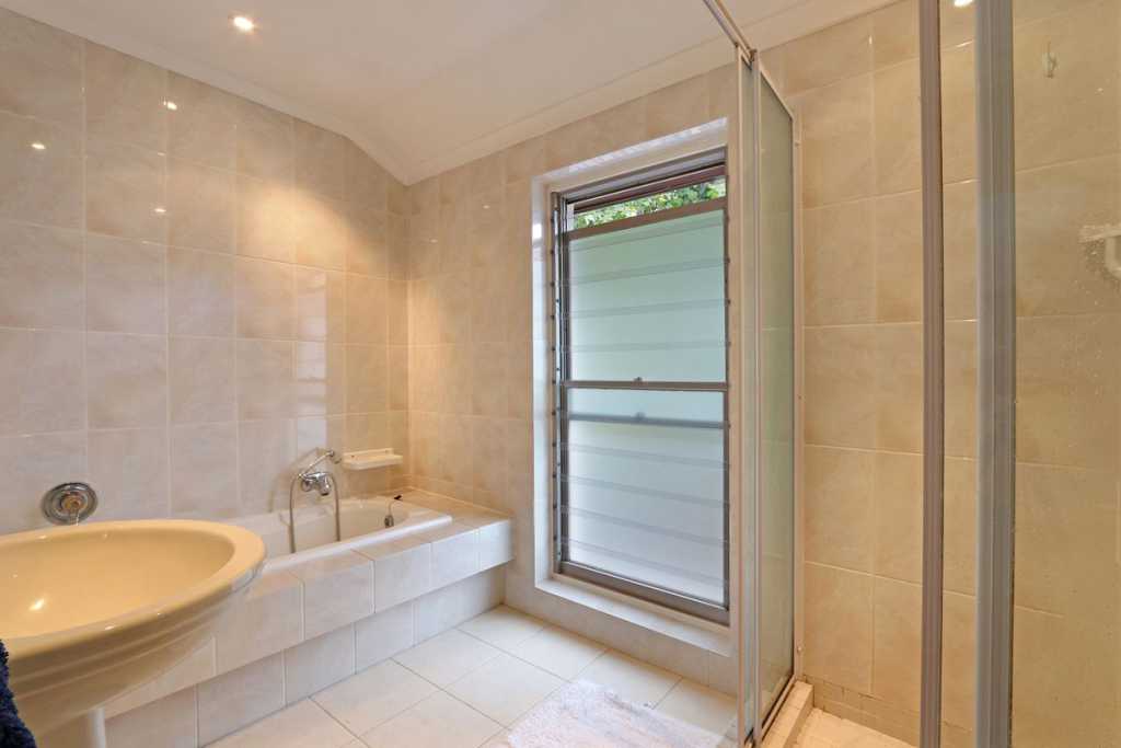 Photo 10 of Waterford Green accommodation in Newlands, Cape Town with 3 bedrooms and 2 bathrooms