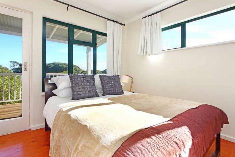 Photo 14 of Wavesound accommodation in Kommetjie, Cape Town with 3 bedrooms and 2 bathrooms