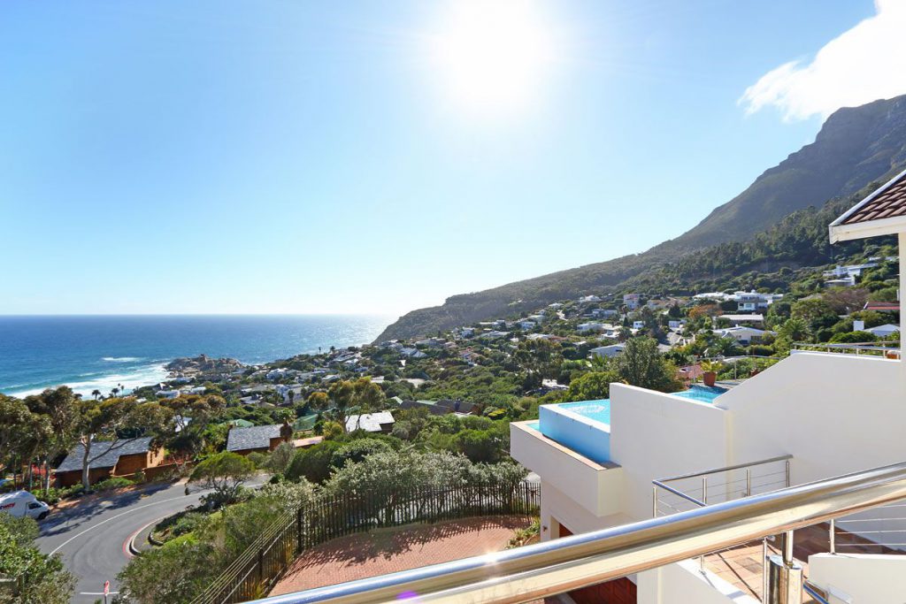 Photo 1 of Whale Rock accommodation in Llandudno, Cape Town with 5 bedrooms and 4 bathrooms
