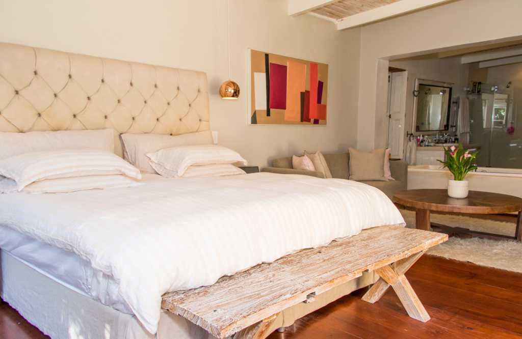 Photo 11 of Whittlers Way accommodation in Hout Bay, Cape Town with 5 bedrooms and 3 bathrooms