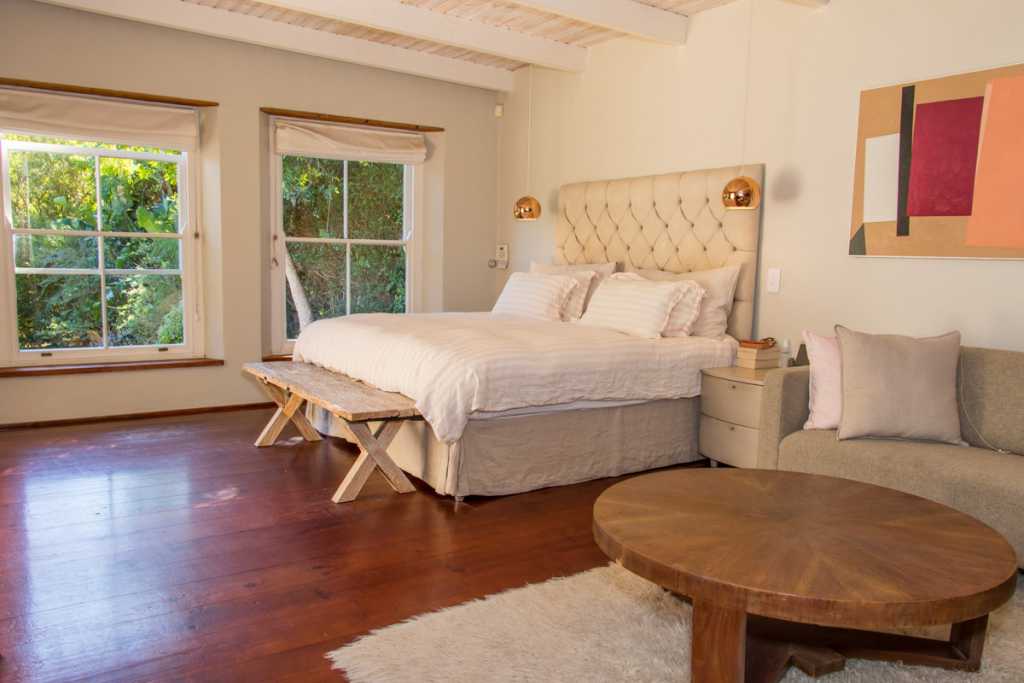 Photo 10 of Whittlers Way accommodation in Hout Bay, Cape Town with 5 bedrooms and 3 bathrooms