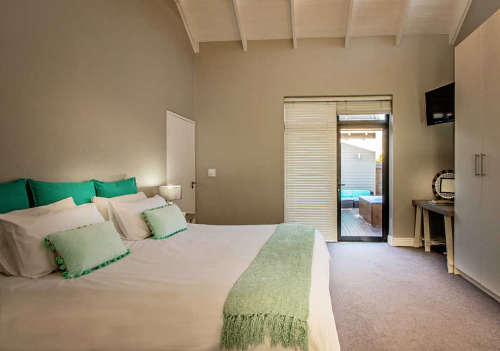 Photo 5 of Wills Lake Villa accommodation in Noordhoek, Cape Town with 4 bedrooms and 3.5 bathrooms