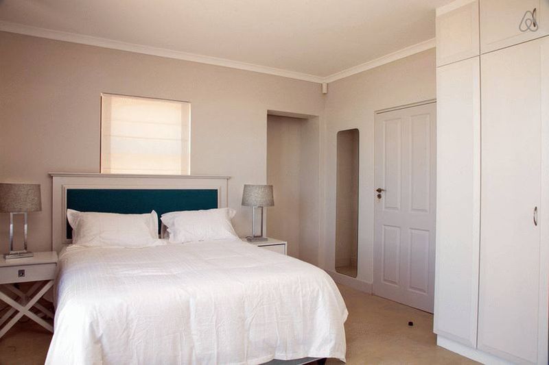 Photo 16 of Wine House accommodation in Simons Town, Cape Town with 3 bedrooms and 3 bathrooms