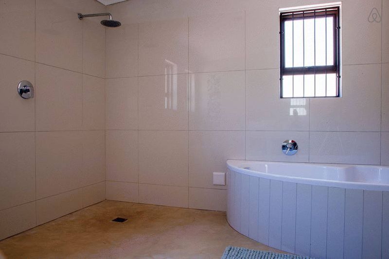 Photo 9 of Wine House accommodation in Simons Town, Cape Town with 3 bedrooms and 3 bathrooms